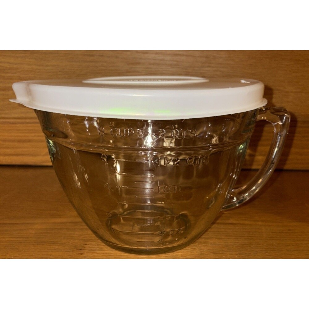 Vintage Anchor Hocking 8 Cup 2 QT Measuring Cup/Batter Bowl Clear Glass With Lid